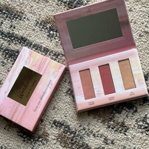 Wander Beauty- Wanderess Dust to Dawn
Blush + Highlighter Palette